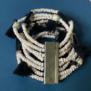 Beautiful bracelet with magnetic closure